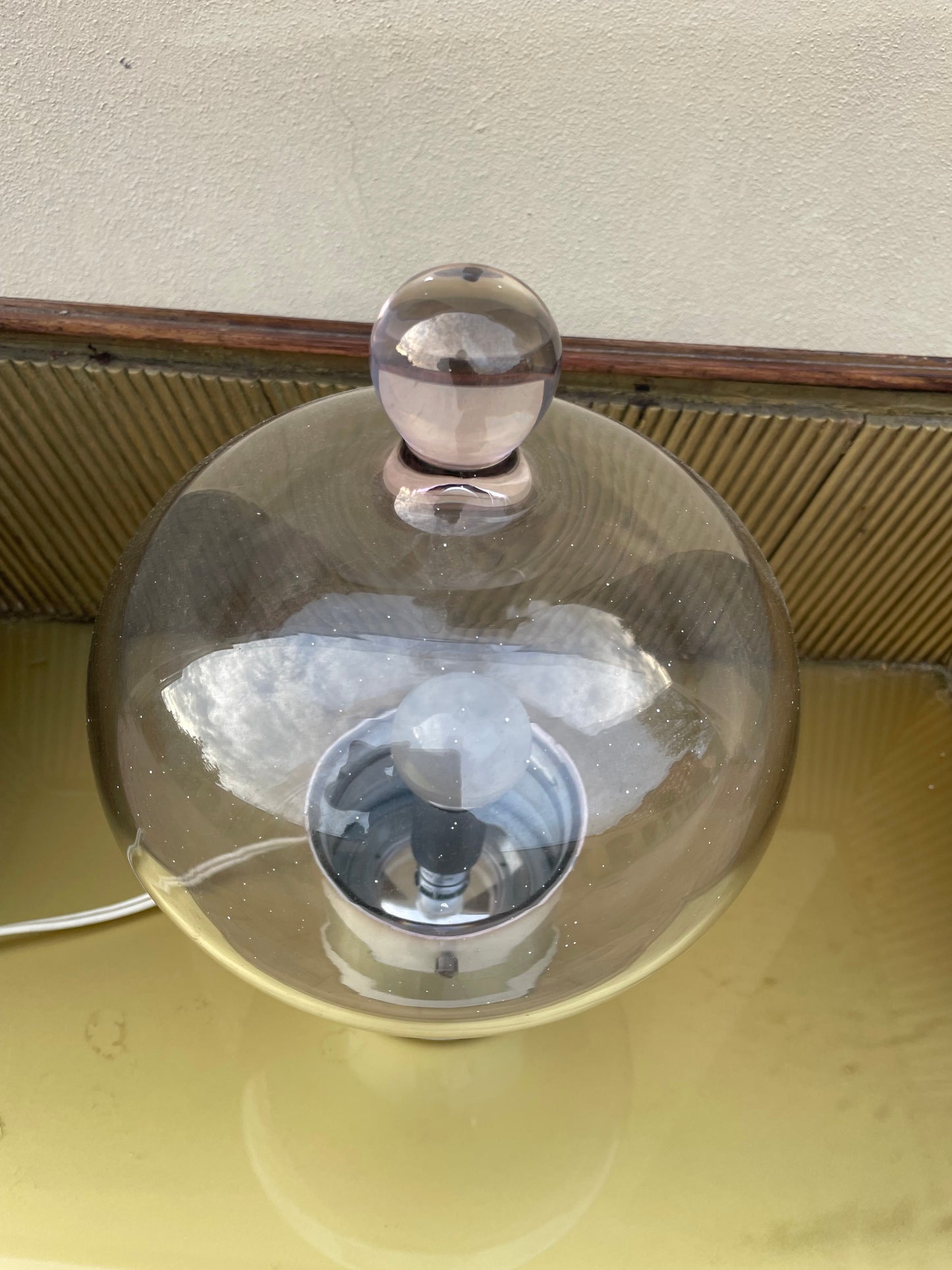 Lampada da tavolo o comodino anni 70 vetro e metallo