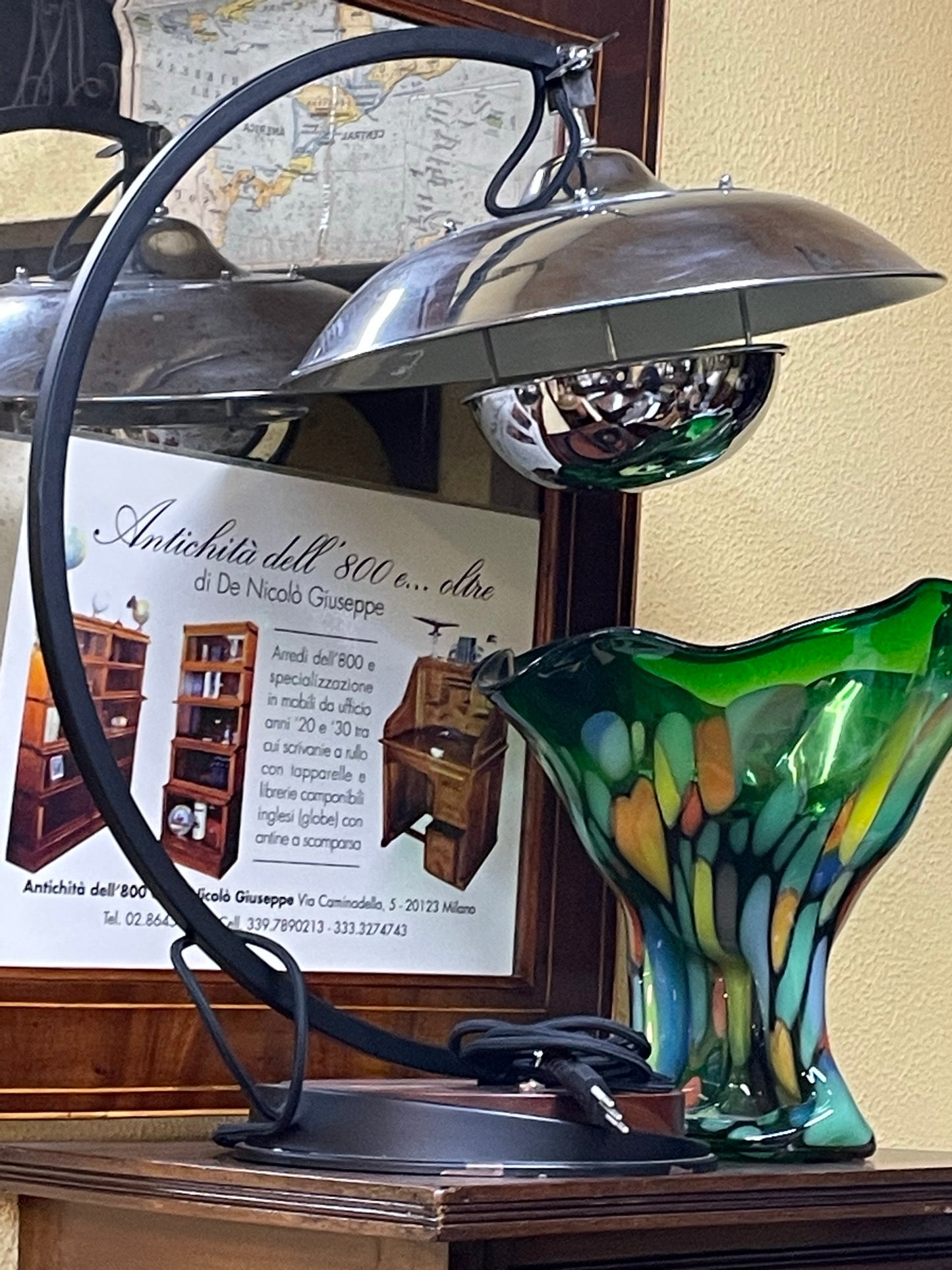 Lampada da tavolo Fortuny Mariano con base di rovere e metallo verniciato
