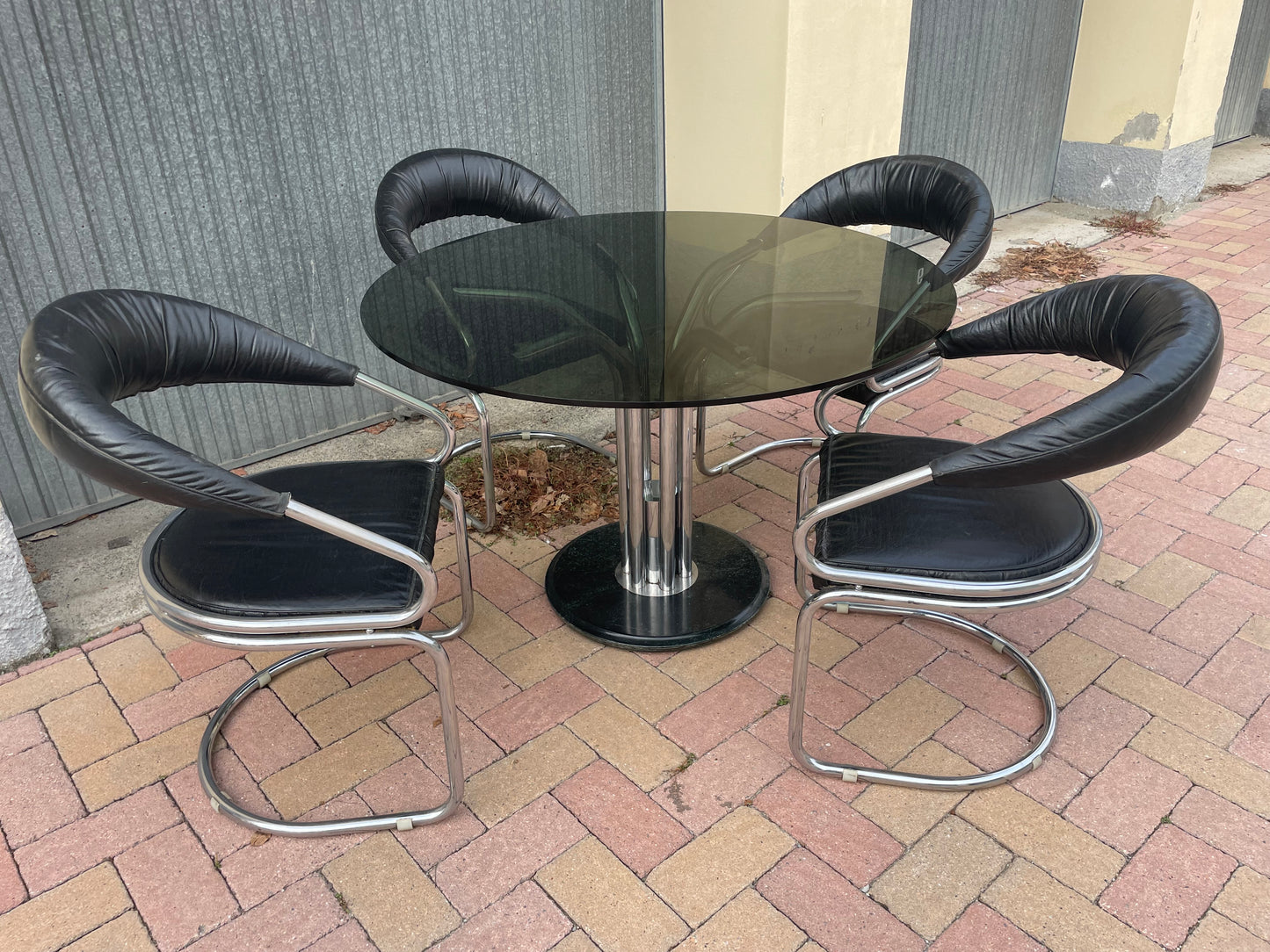 Giotto Stoppino table in chrome and crystal