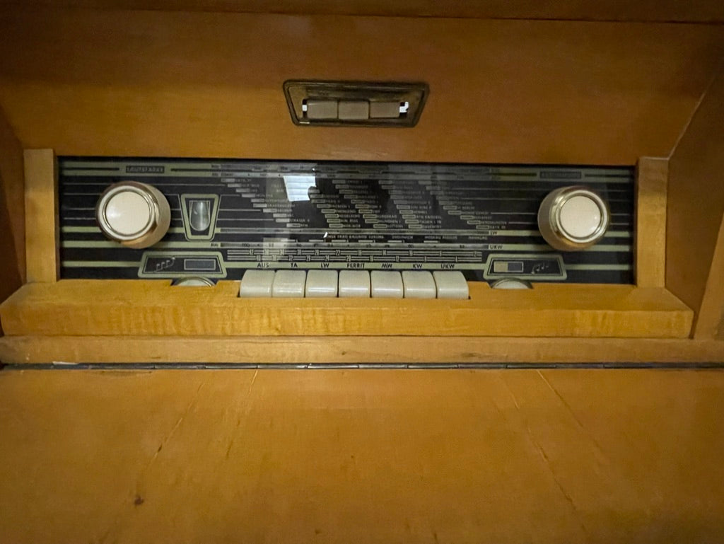 Radio sideboard Dumont