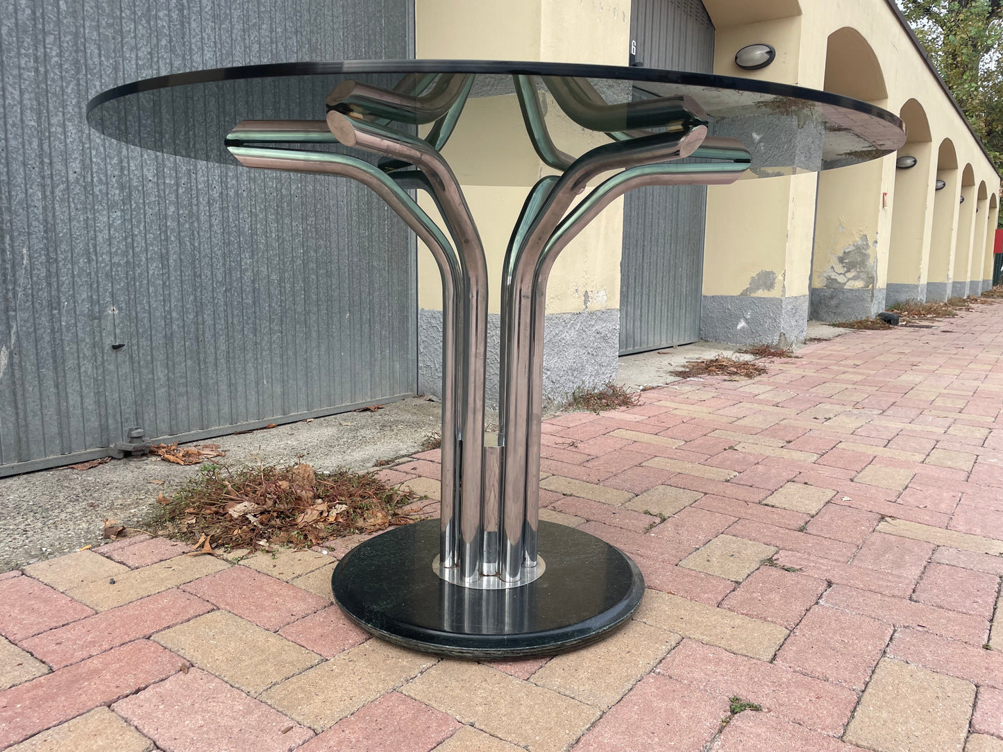 Giotto Stoppino table in chrome and crystal