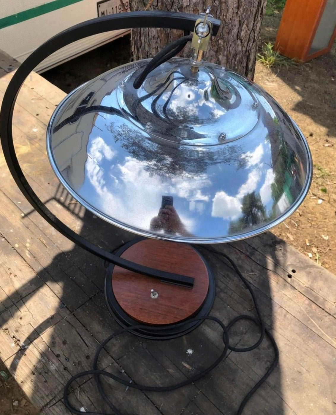 Lampe de table Fortuny Mariano avec base en chêne et métal peint