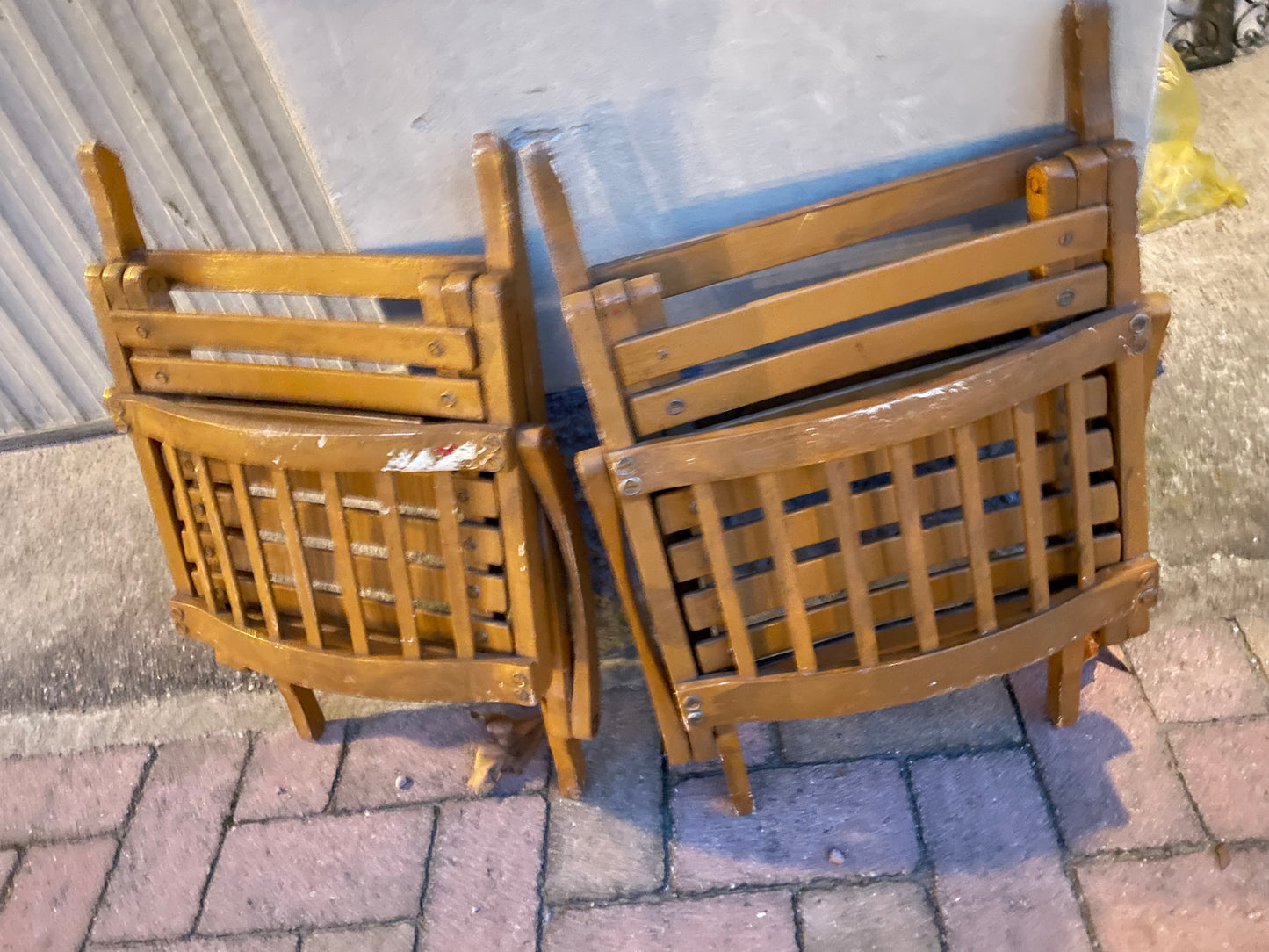 Pair of F.lli Reguitti folding chairs from the 70s