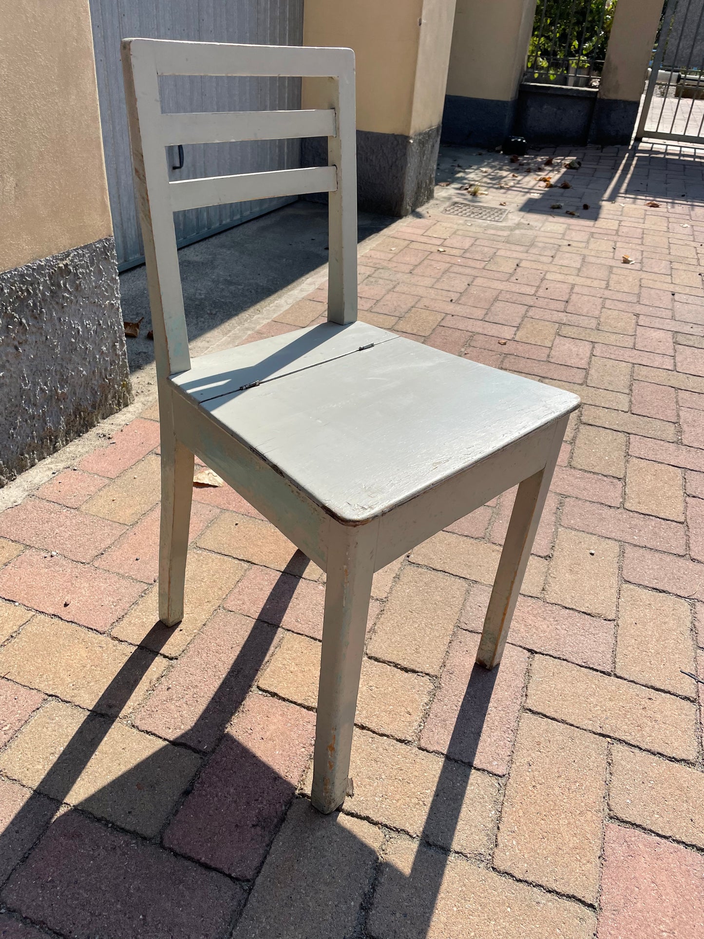 50s/60s chair with container